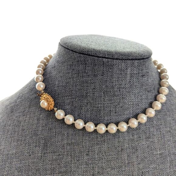 Vintage Retro Faux Pearl Gold Tone Ornate Box Clasp Choker Style Necklace - Picture 2 of 5